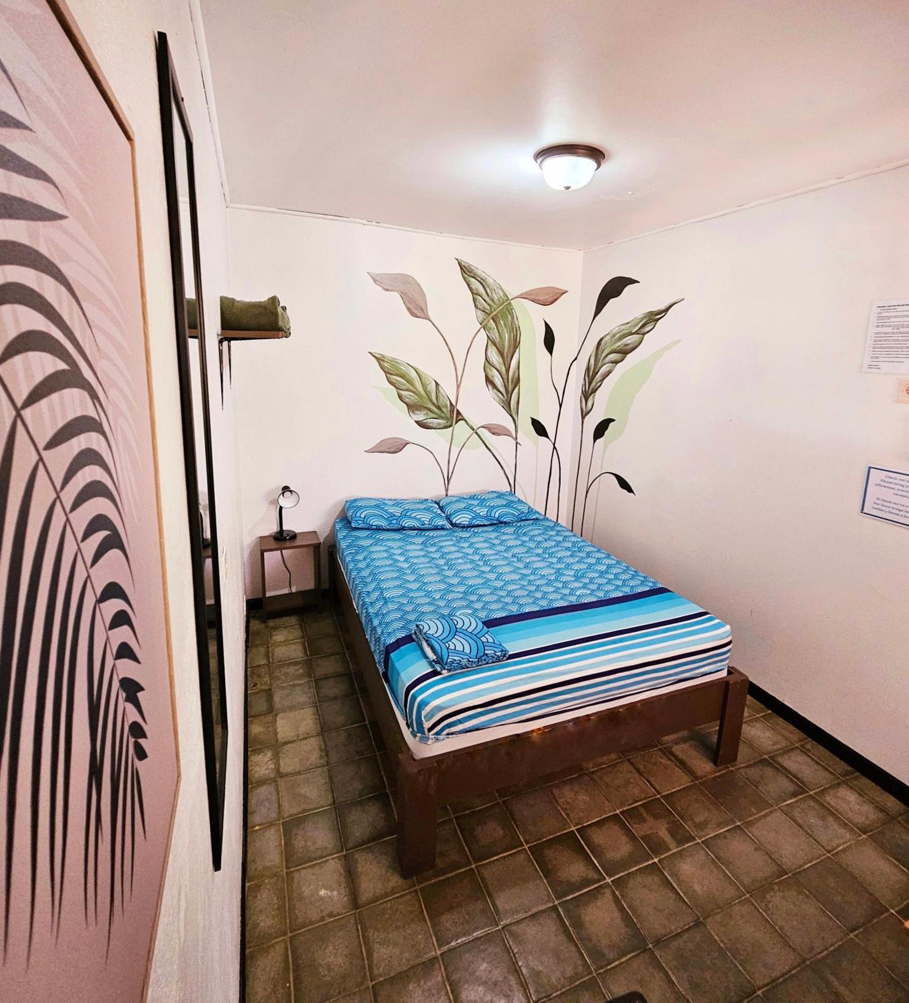 Casa Pura Vida Surf Hostel - Tamarindo Costa Rica Exterior photo